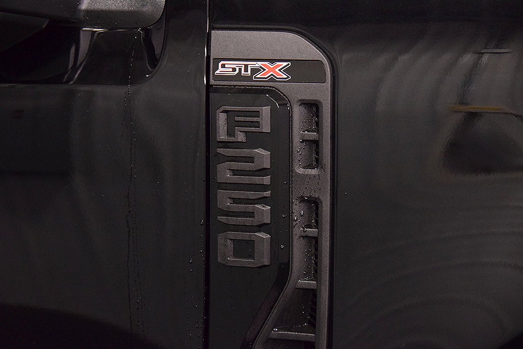 2027 Ford F-250SD XL STX Tremor Off-Road 6-3/4' Box
