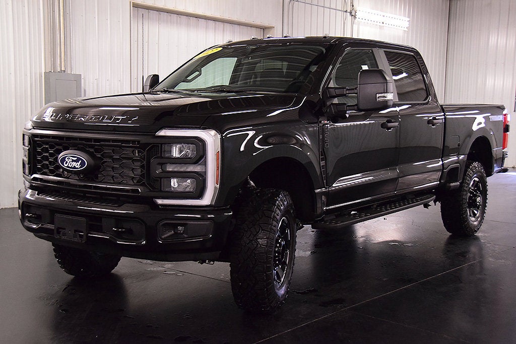2027 Ford F-250SD XL STX Tremor Off-Road 6-3/4' Box