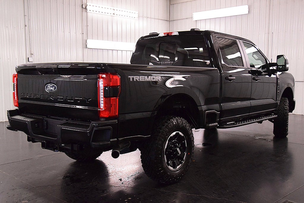 2027 Ford F-250SD XL STX Tremor Off-Road 6-3/4' Box
