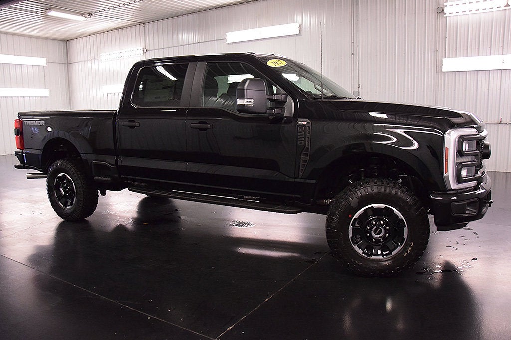 2027 Ford F-250SD XL STX Tremor Off-Road 6-3/4' Box