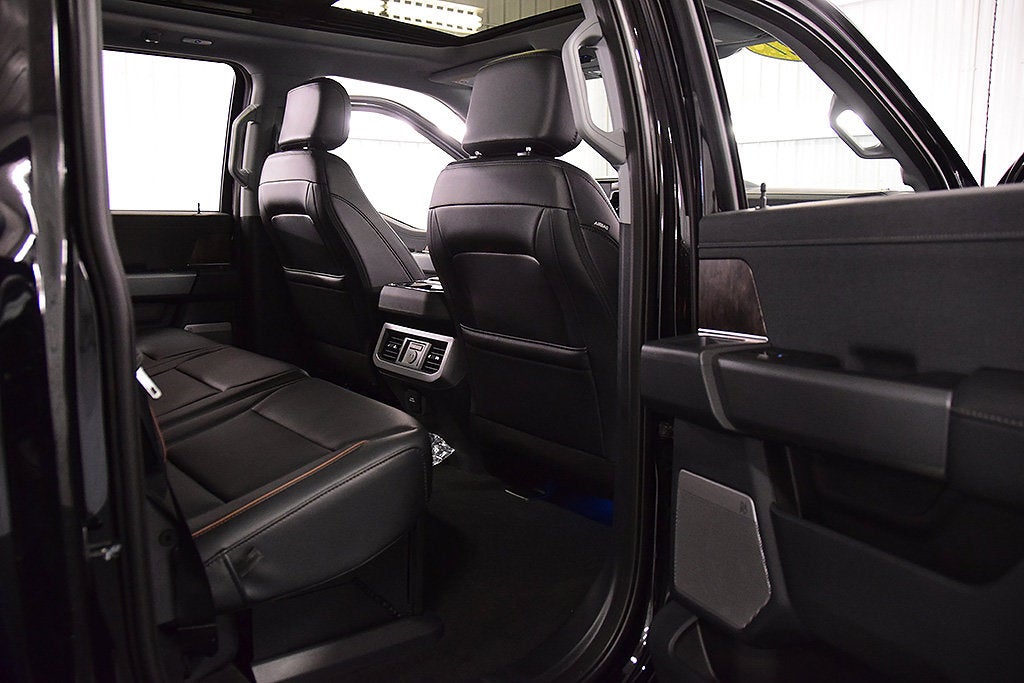 2027 Ford F-350SD Lariat 6-3/4' Box