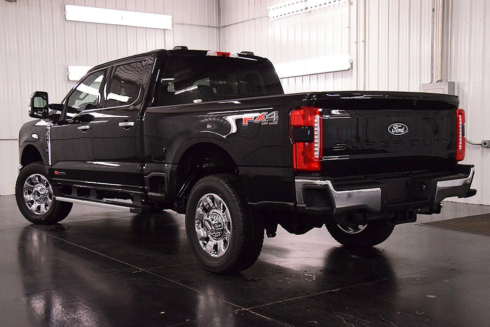 2027 Ford F-350SD Lariat 6-3/4' Box