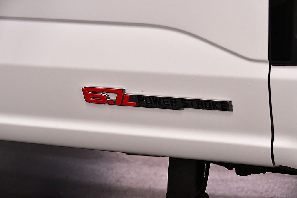 2025 Ford F-350SD Platinum 8' Box