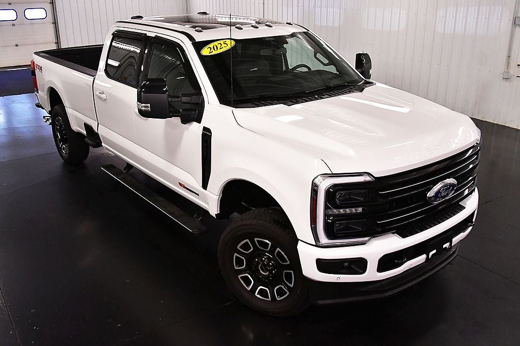 2025 Ford F-350SD Platinum 8' Box