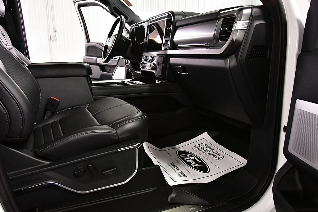 2025 Ford F-350SD Platinum 8' Box