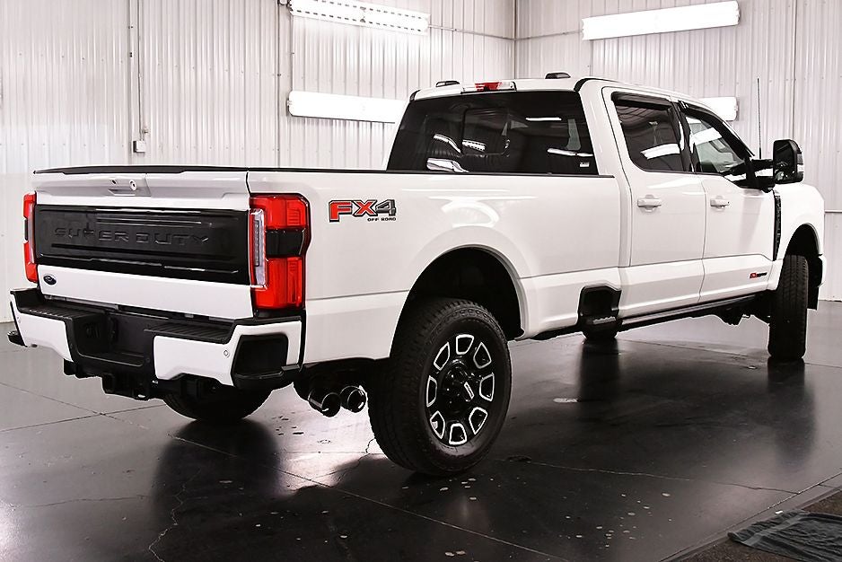 2025 Ford F-350SD Platinum 8' Box