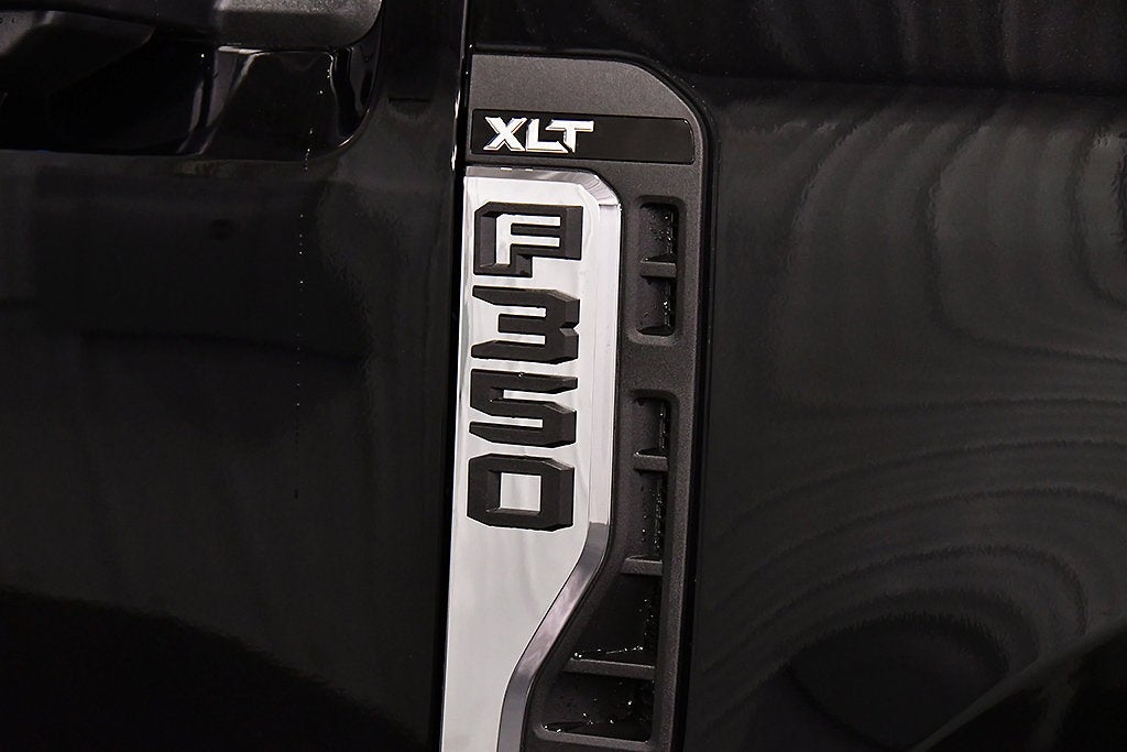 2027 Ford F-350SD XLT 6-3/4' Box