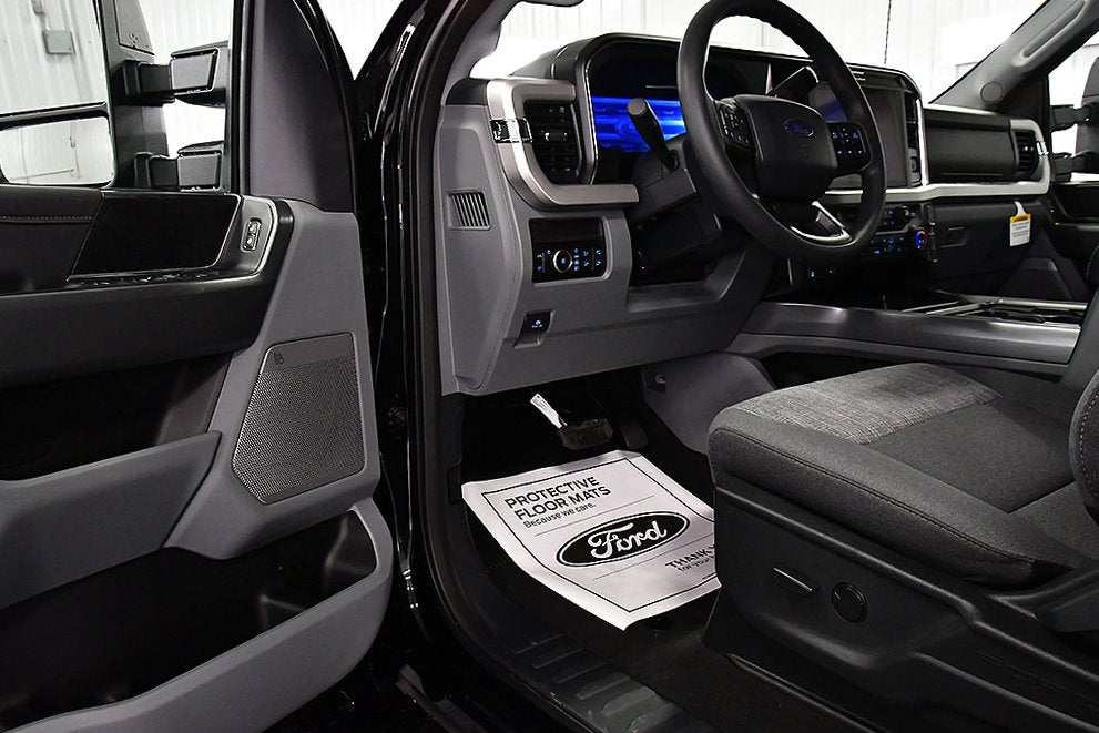 2027 Ford F-350SD XLT 6-3/4' Box