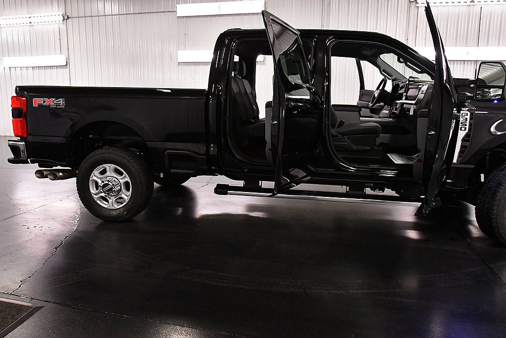 2027 Ford F-350SD XLT 6-3/4' Box