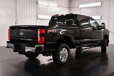 2027 Ford F-350SD XLT 6-3/4' Box