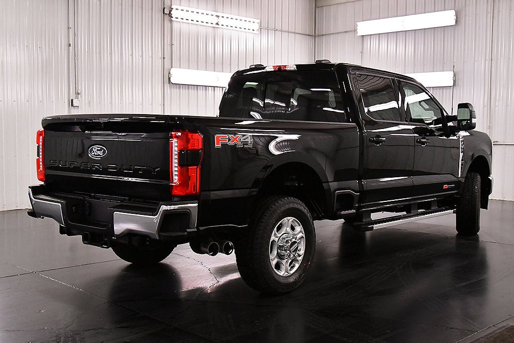 2027 Ford F-350SD XLT 6-3/4' Box