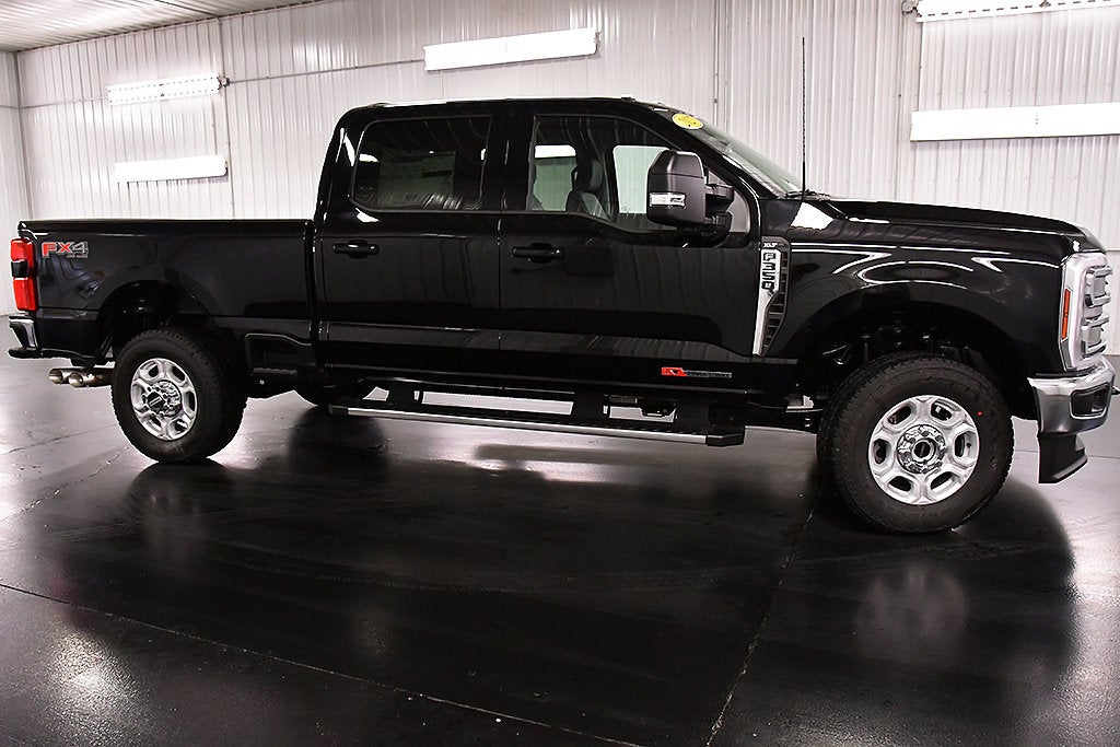 2027 Ford F-350SD XLT 6-3/4' Box