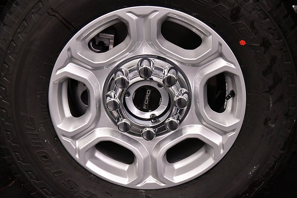 2027 Ford F-350SD XLT 6-3/4' Box