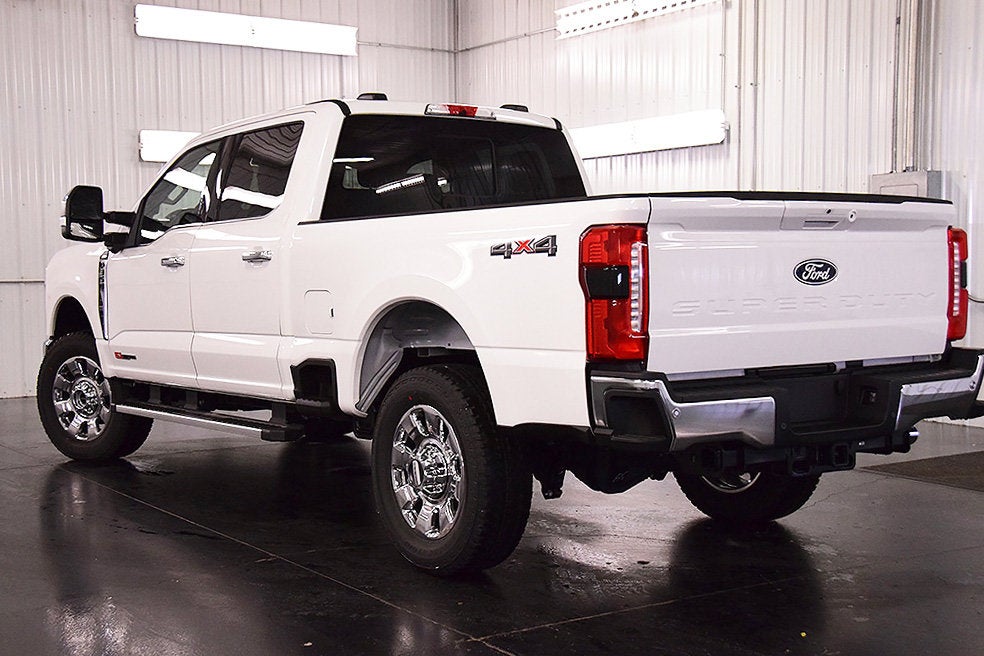 2027 Ford F-350SD Lariat 6-3/4' Box
