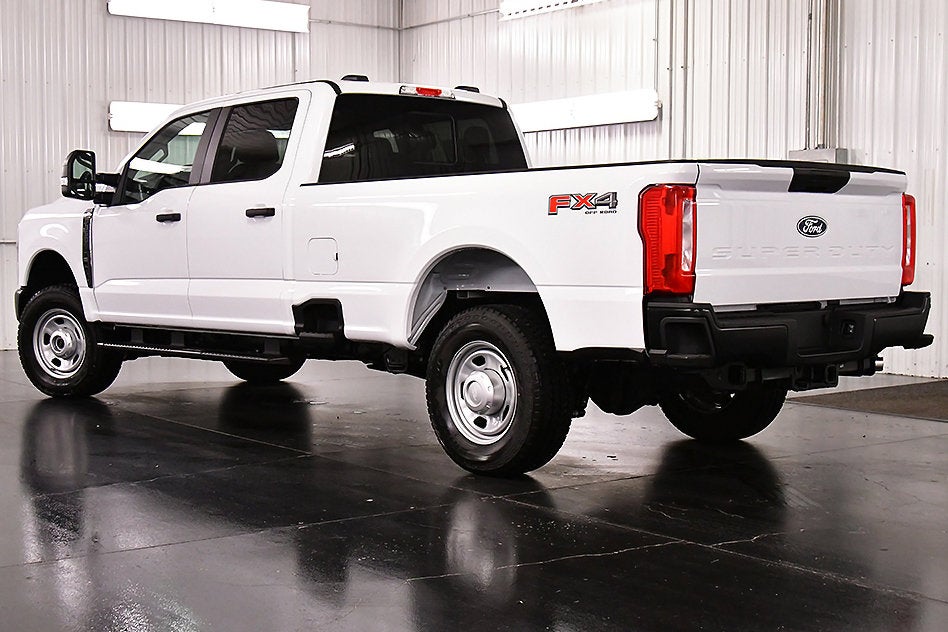 2027 Ford F-350SD XL 8' Box