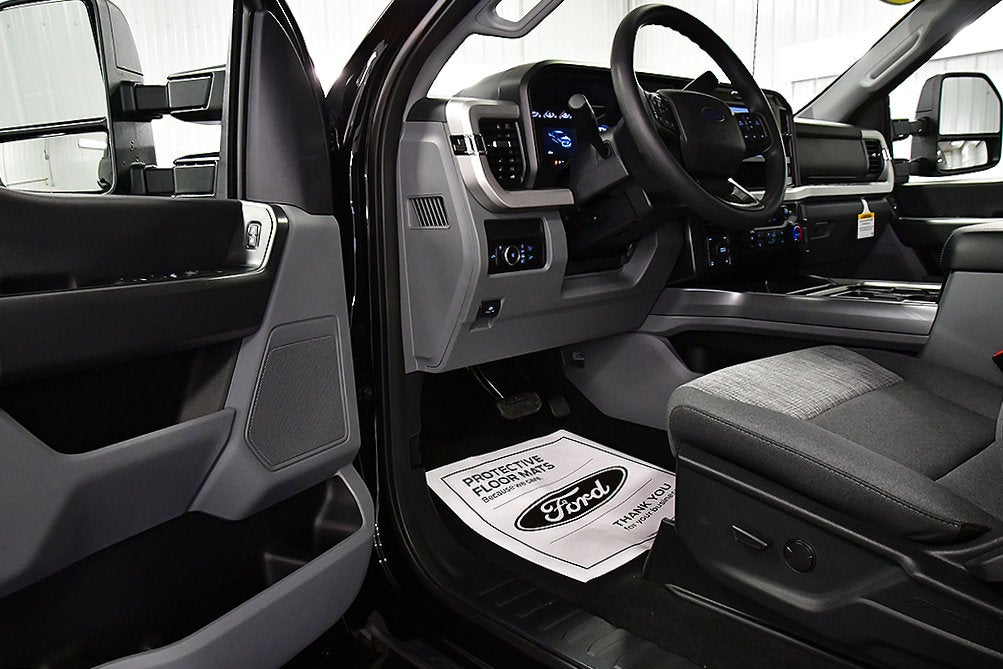 2027 Ford F-350SD XLT 8' Box