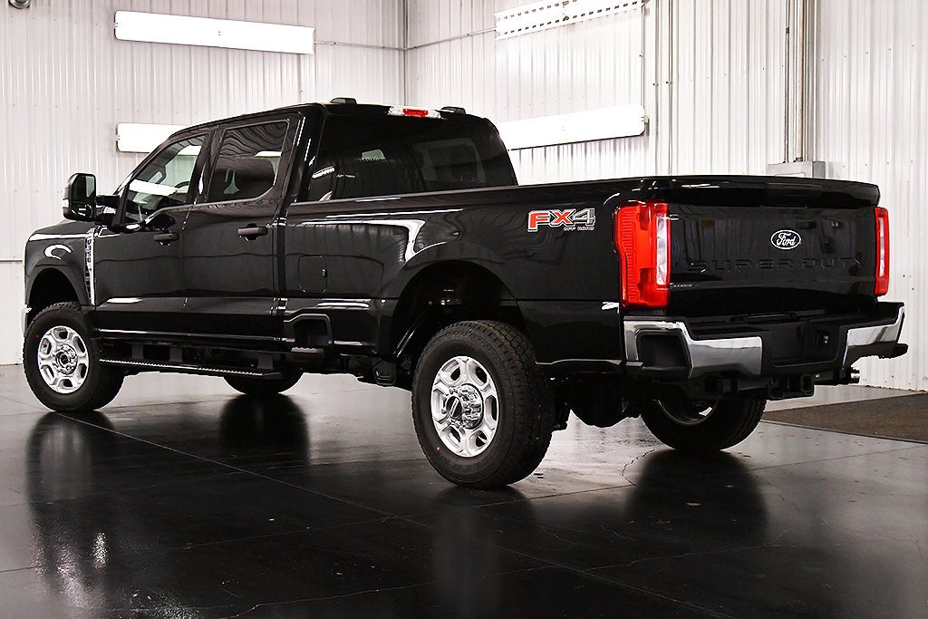 2027 Ford F-350SD XLT 8' Box