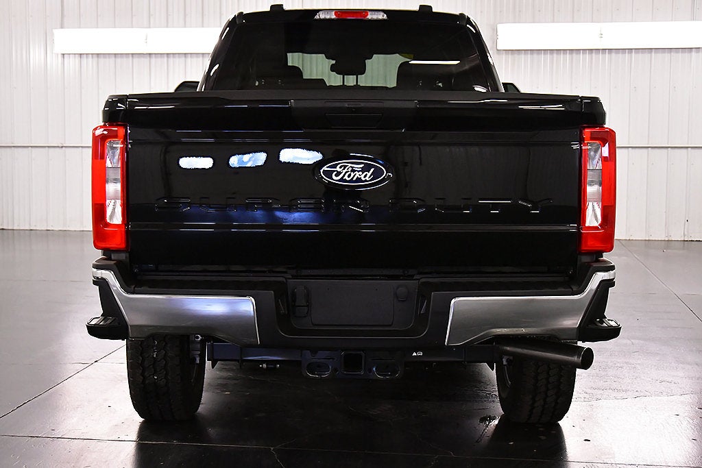 2027 Ford F-350SD XLT 8' Box