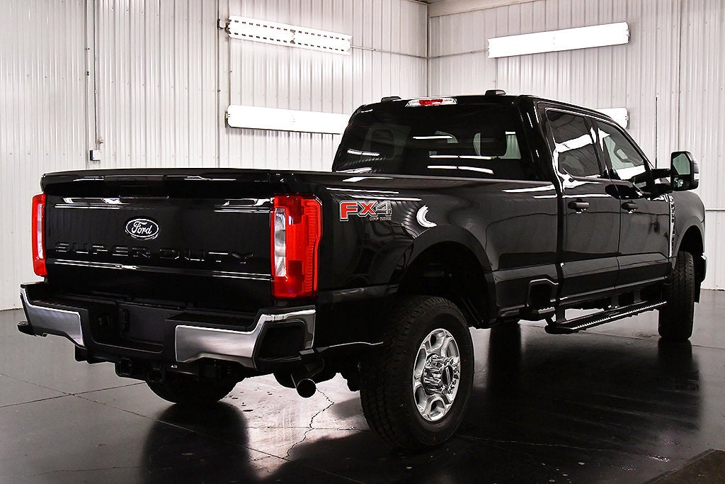 2027 Ford F-350SD XLT 8' Box