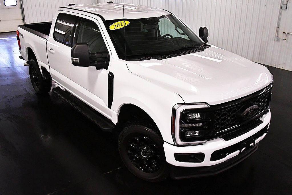 2025 Ford F-350SD XLT 6-3/4' Box