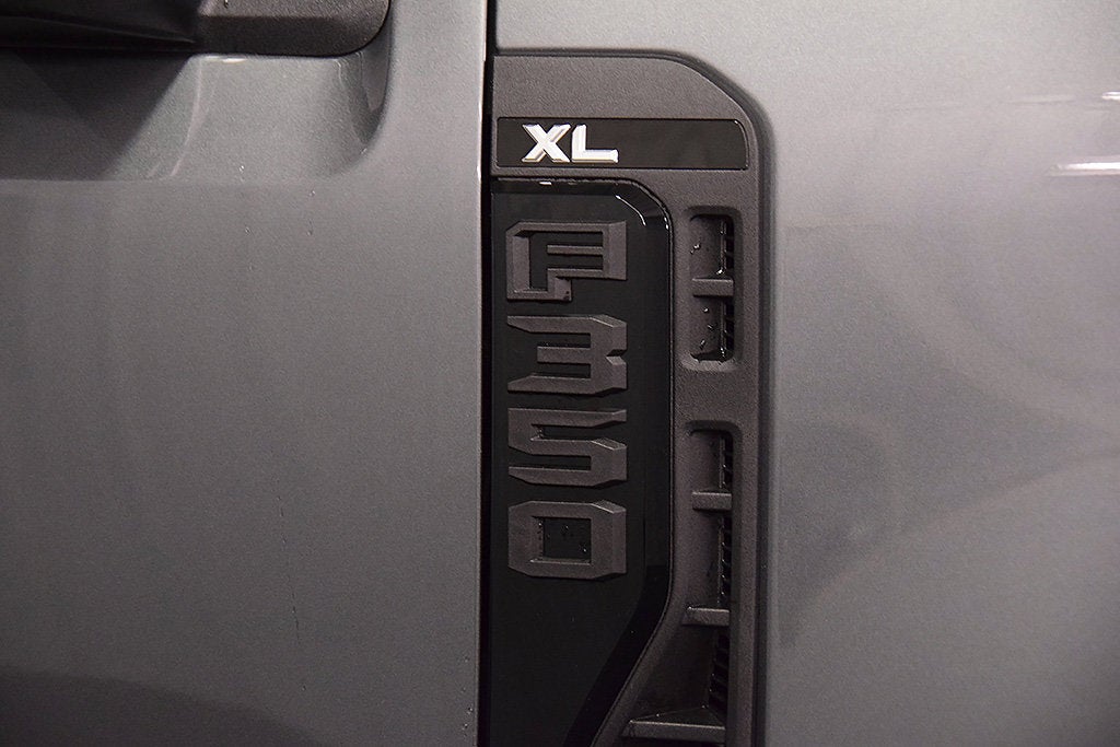 2027 Ford F-350SD XL 8' Box