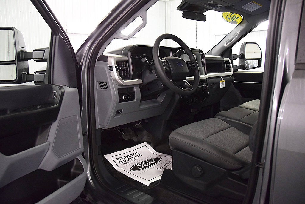 2027 Ford F-350SD XL 8' Box