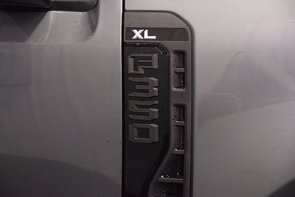 2027 Ford F-350SD XL 8' Box