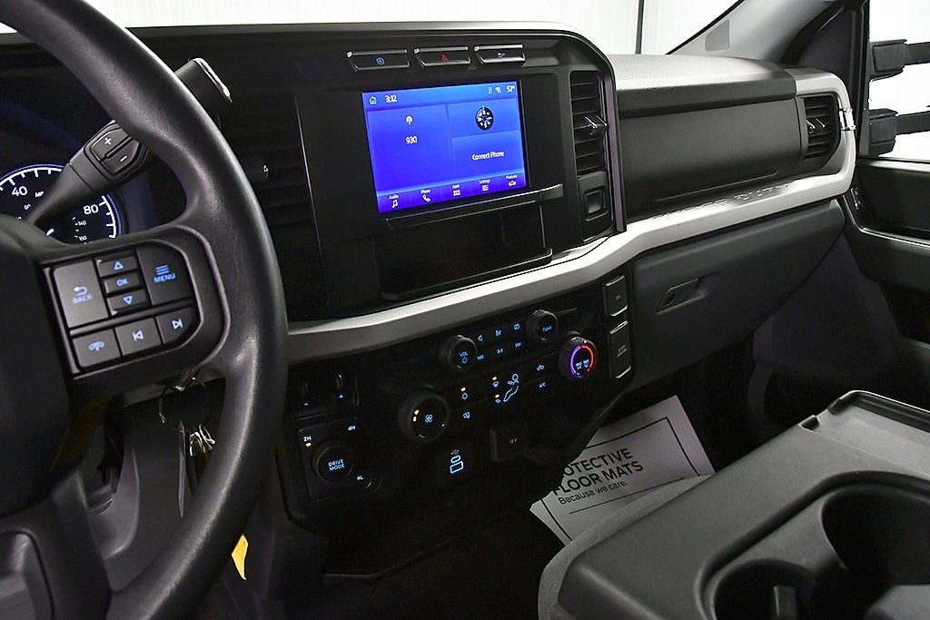 2024 Ford F-350SD XLT 8' Box