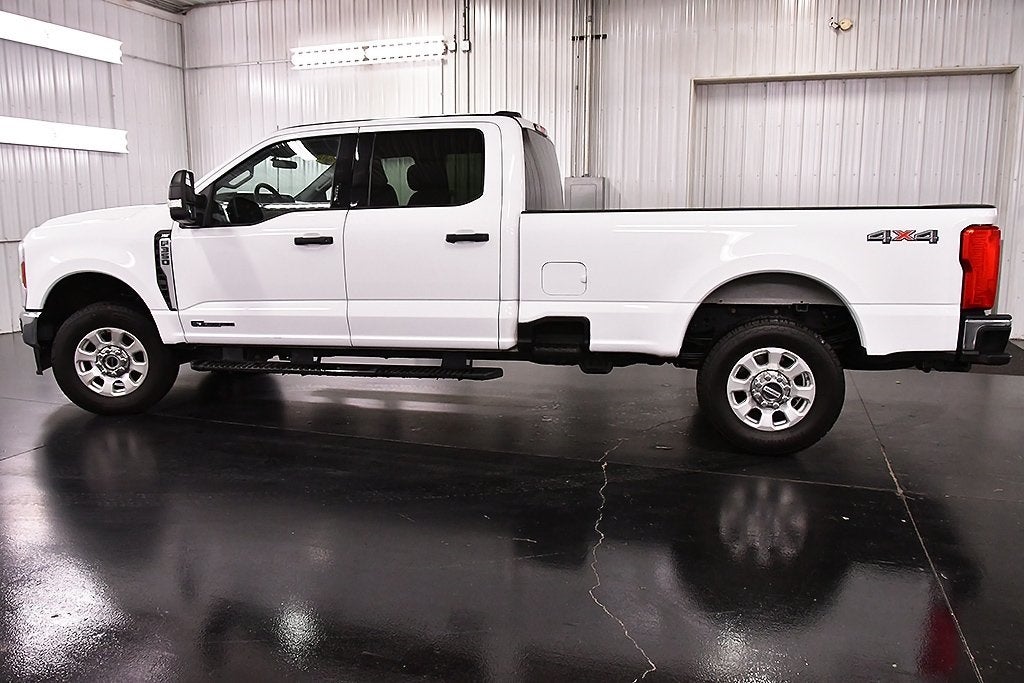 2024 Ford F-350SD XLT 8' Box