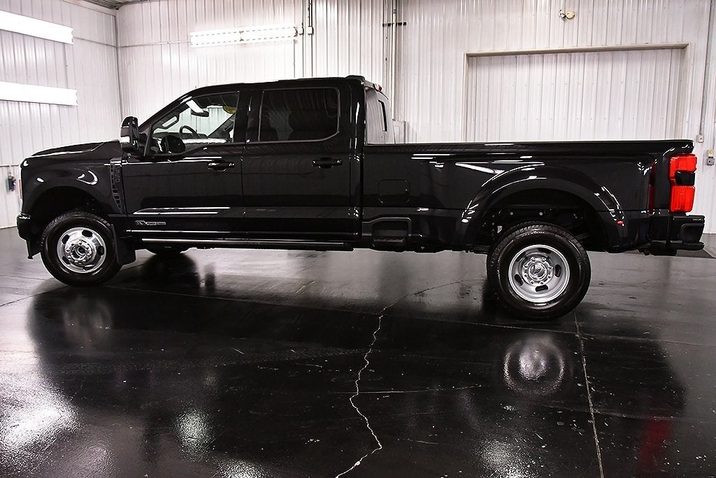 2025 Ford F-350SD Platinum DRW 8' Box