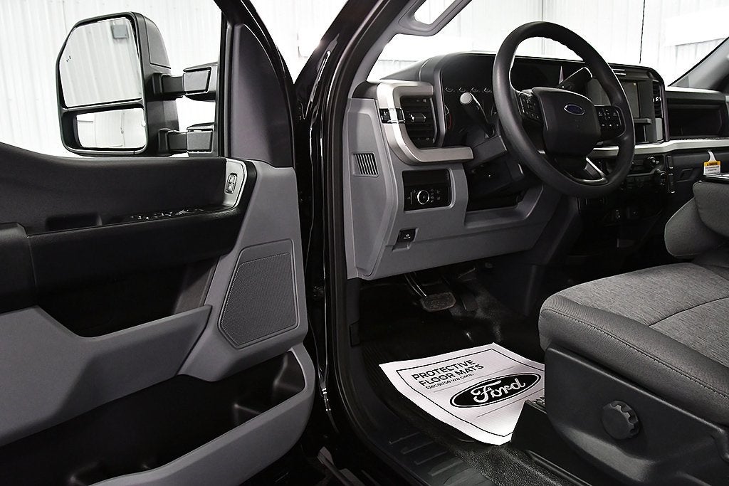 2026 Ford F-350SD XL DRW 8' Box