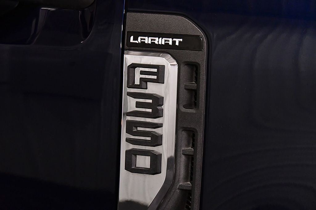 2024 Ford F-350SD Lariat DRW 8' Box