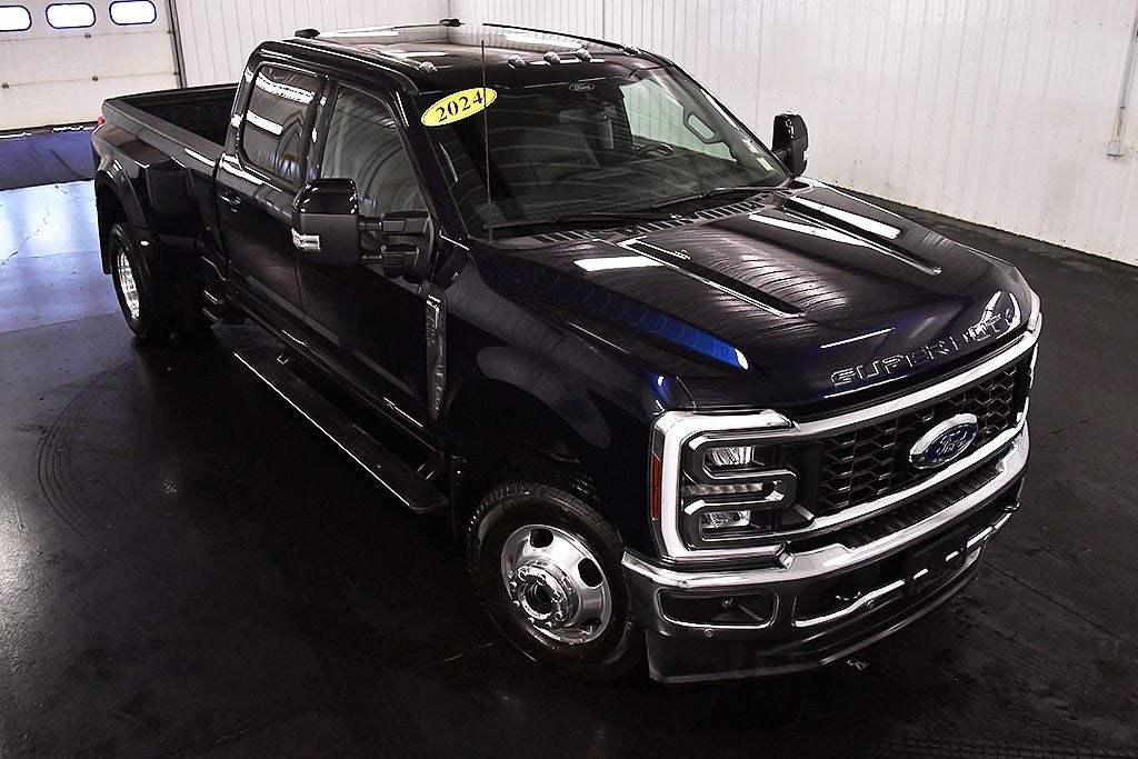 2024 Ford F-350SD Lariat DRW 8' Box
