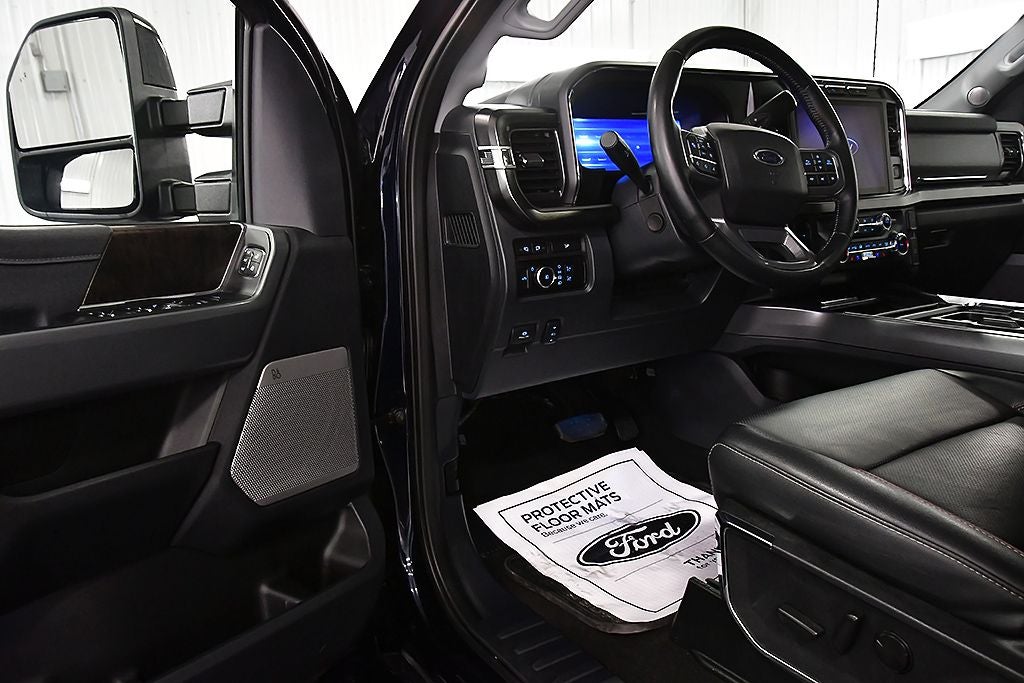 2024 Ford F-350SD Lariat DRW 8' Box