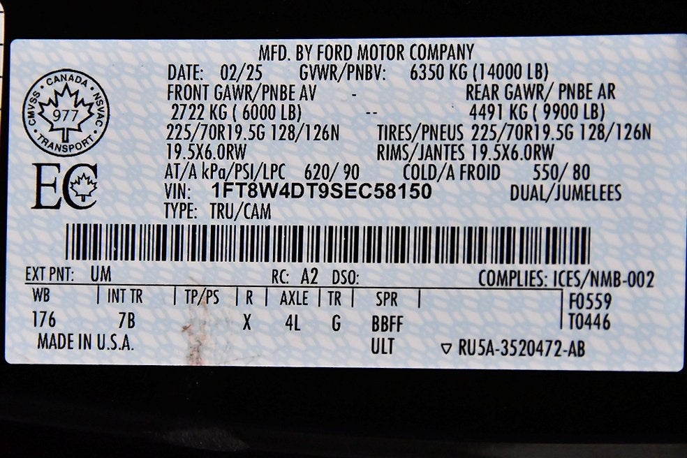 2025 Ford F-450SD Platinum DRW 8' Box