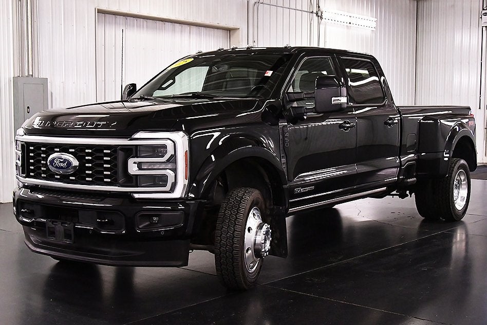 2025 Ford F-450SD Platinum DRW 8' Box