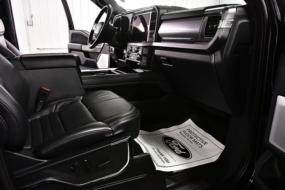 2025 Ford F-450SD Platinum DRW 8' Box