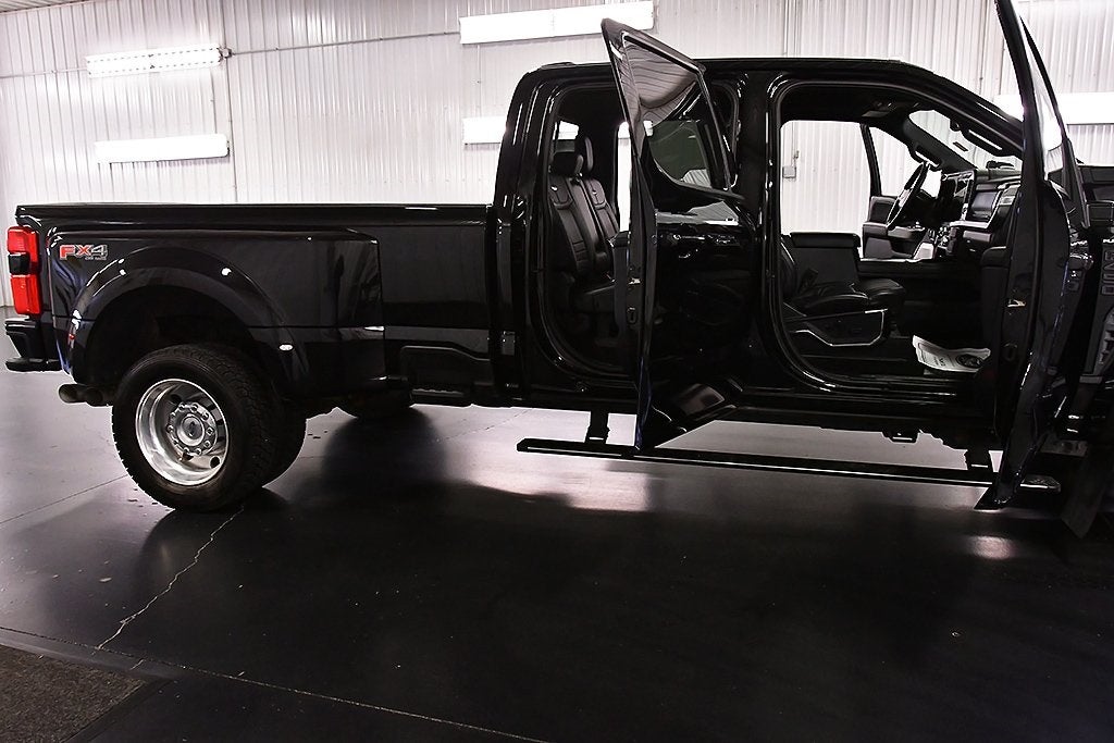 2025 Ford F-450SD Platinum DRW 8' Box