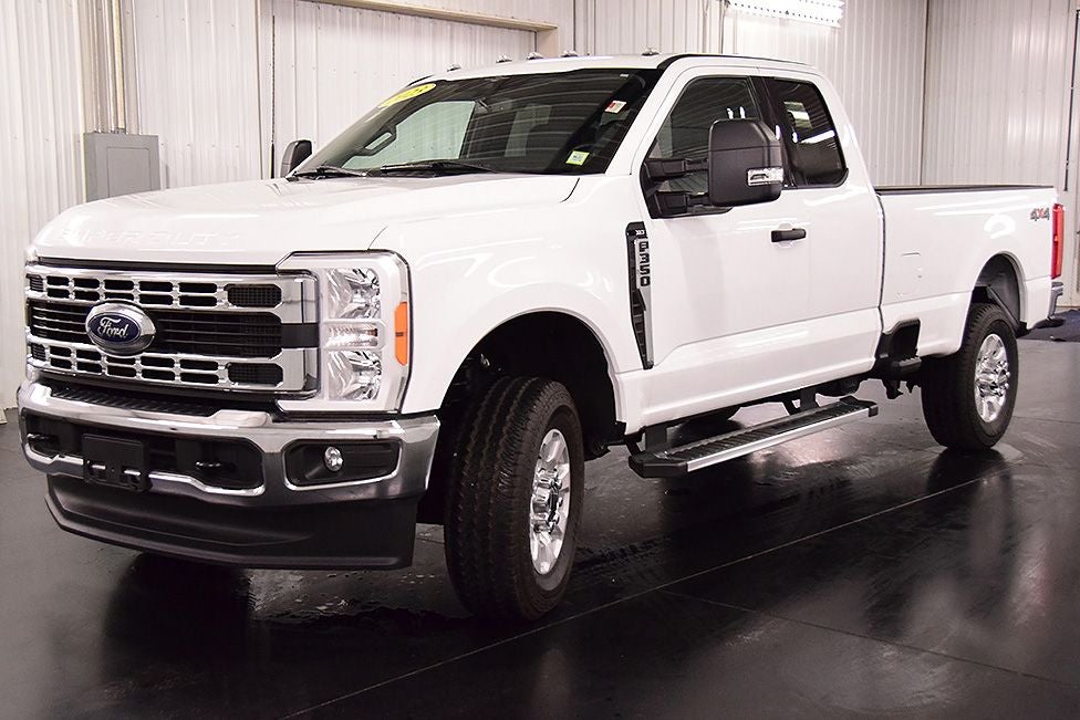 2023 Ford F-350SD XLT 8' Box