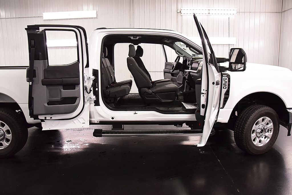 2023 Ford F-350SD XLT 8' Box