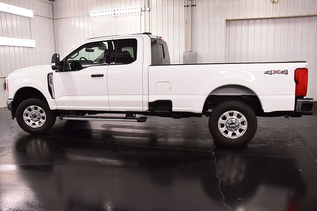 2023 Ford F-350SD XLT 8' Box