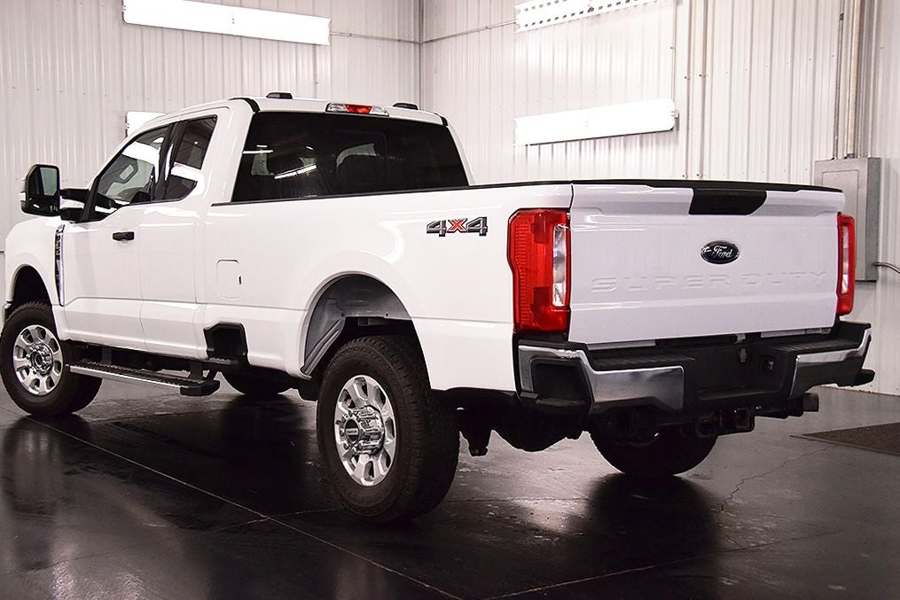 2023 Ford F-350SD XLT 8' Box
