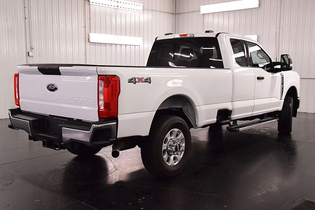 2023 Ford F-350SD XLT 8' Box