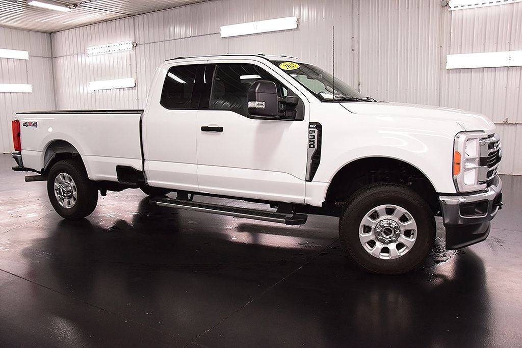 2023 Ford F-350SD XLT 8' Box