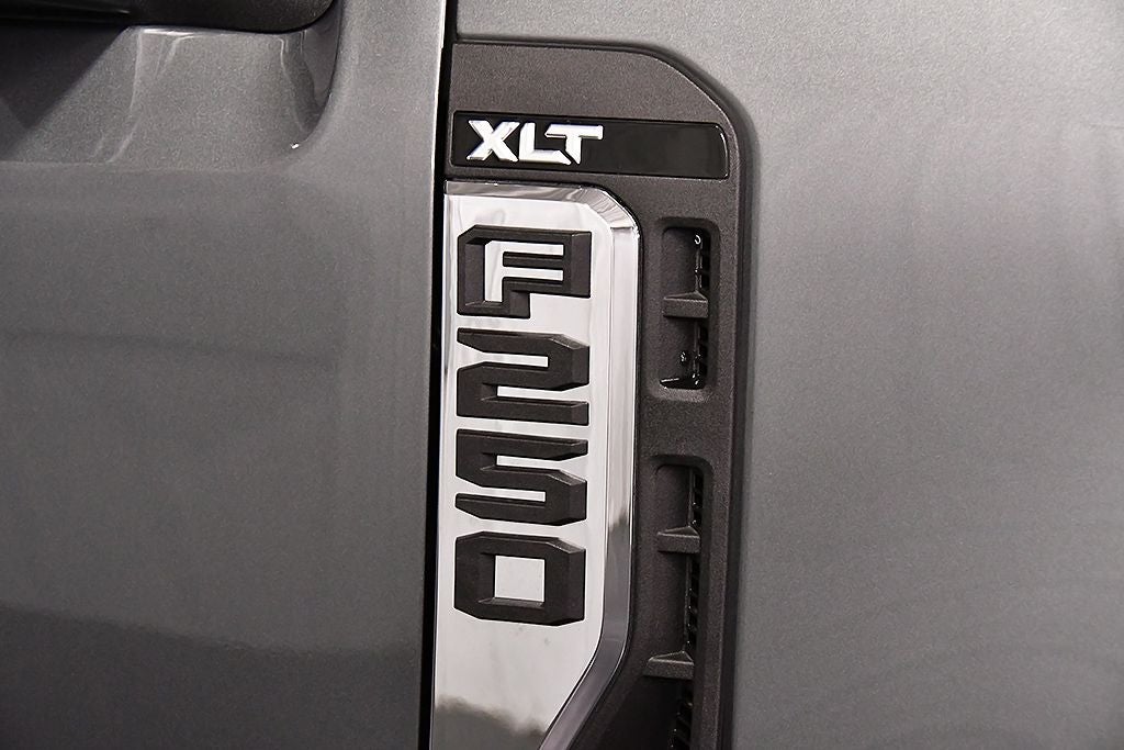2026 Ford F-250SD XLT 8' Box