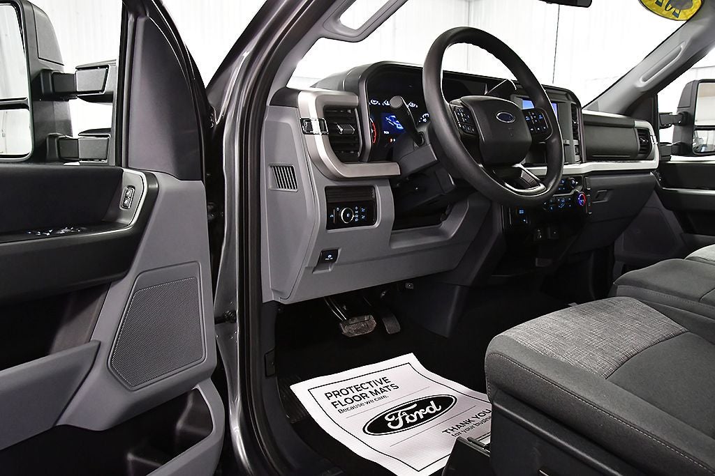 2026 Ford F-250SD XLT 8' Box