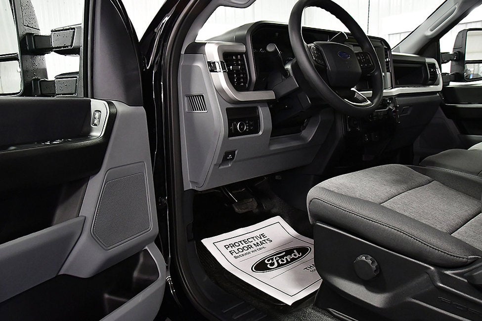 2027 Ford F-250SD XL 8' Box
