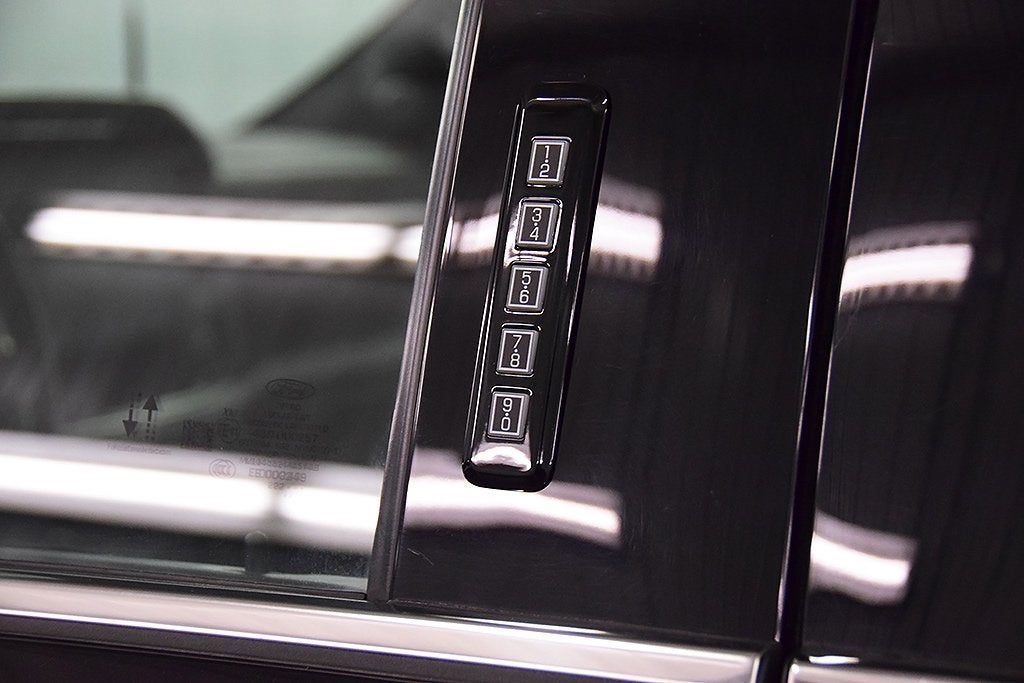 2023 Ford F-150 Platinum 5-1/2' Box