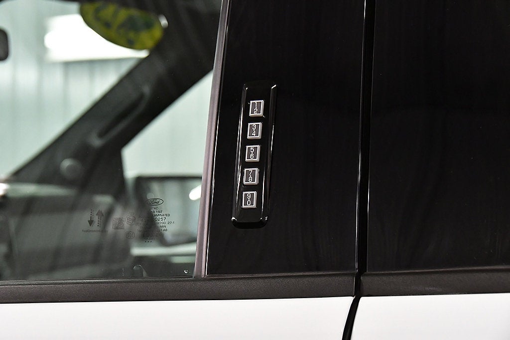 2023 Ford F-150 Lariat Sport 5-1/2' Box