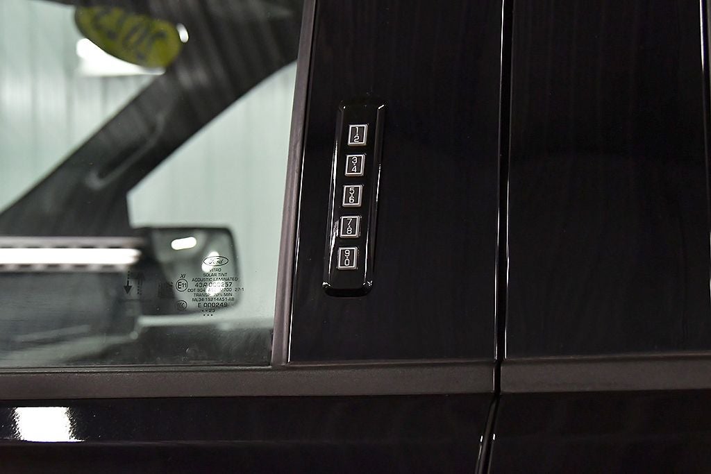 2023 Ford F-150 Lariat Sport 6-1/2' Box